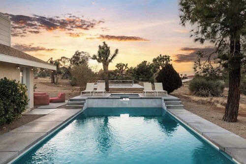 Mojave Moon • Group Retreat, Pool, Spa, Pickleball