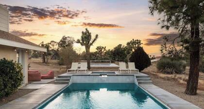 Mojave Moon • Group Retreat, Pool, Spa, Pickleball