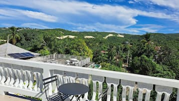 Apartment, 3 Bedrooms, Smoking, Private Pool | Outdoor dining