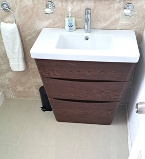 Apartment, 3 Bedrooms, Smoking, Private Pool | Bathroom