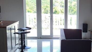 Apartment, 3 Bedrooms, Smoking, Private Pool | Interior