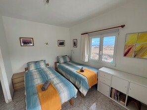 2 chambres, fer et planche à repasser, accès au Wi-Fi (inclus)