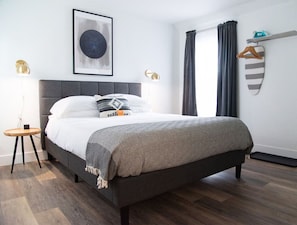 Iron/ironing board, free WiFi, bed sheets