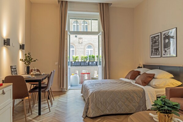 1 bedroom, iron/ironing board, bed sheets
