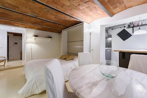 Apartment | Iron/ironing board, free WiFi