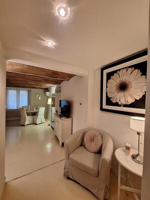 Lejlighed | Opholdsområde | Fladskærms-tv