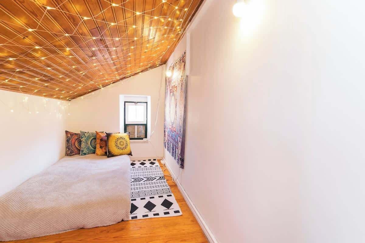 1 bedroom, desk, iron/ironing board, travel cot