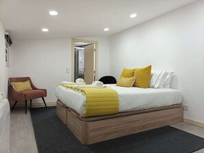 2 soverom, strykejern/-brett, reiseseng for barn og wi-fi