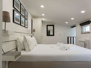 2 bedrooms, iron/ironing board, travel cot, WiFi