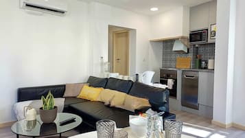 Een televisie en een kantoor