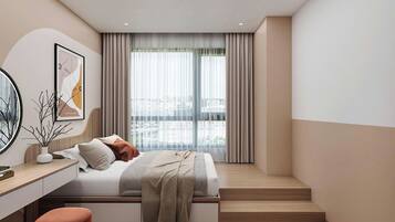 Hypo-allergenic bedding, minibar, individually decorated, desk