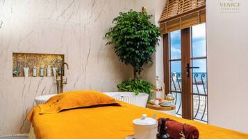 Hot tub, body treatments, Thai massages, massages