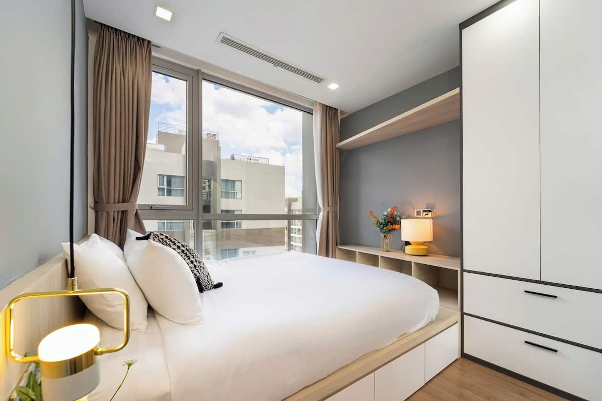 Roba de llit hipoal·lergògena, minibar i decoració individual