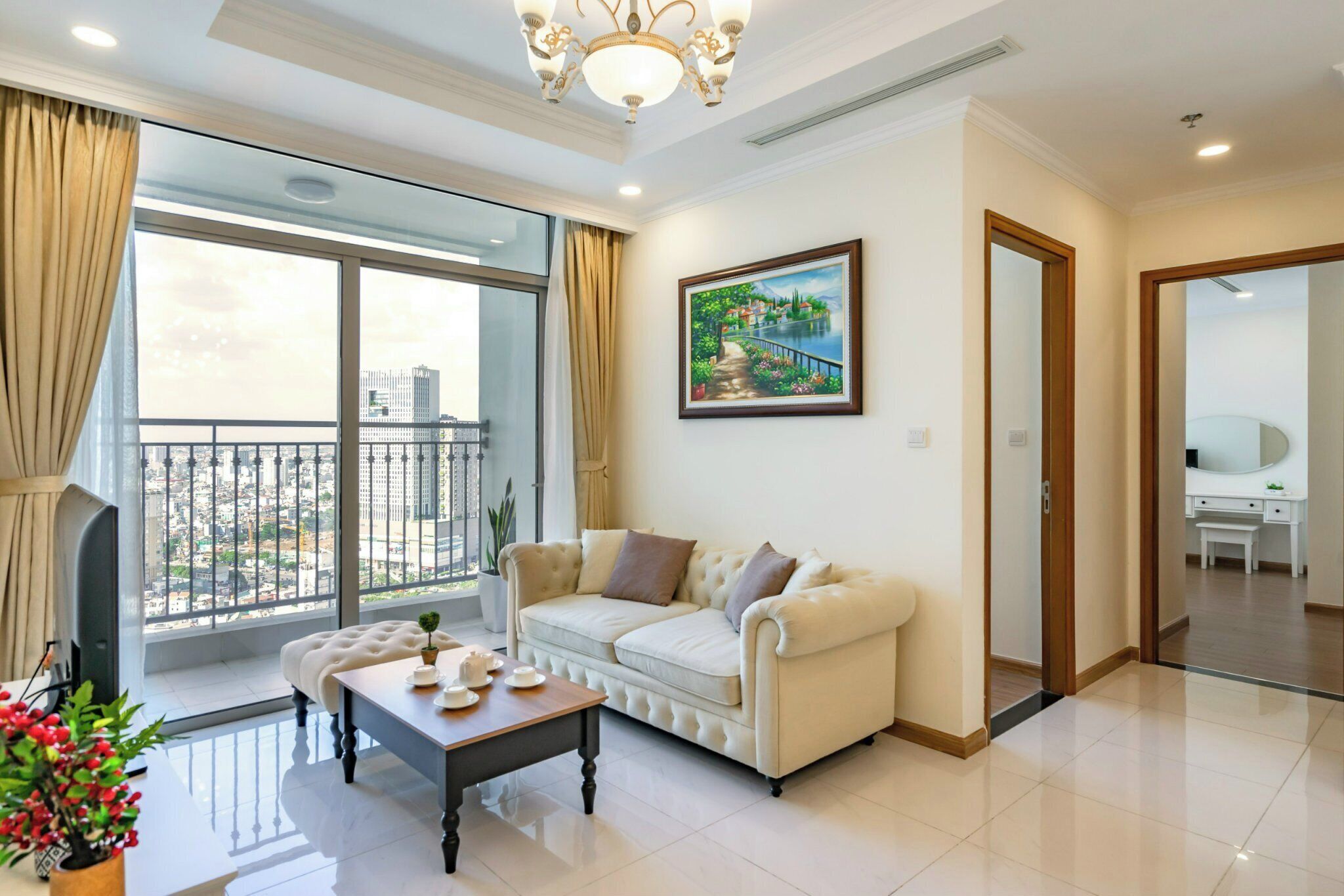 Literie hypoallergénique, minibar, décoration personnalisée, bureau