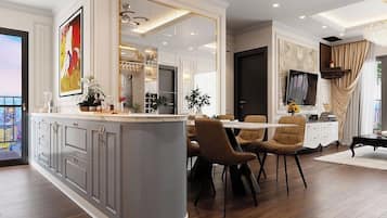 Panorama appartement, 2 slaapkamers, balkon, uitzicht op de stad | Privékeuken | Een koelkast, een microgolfoven, een kookplaat