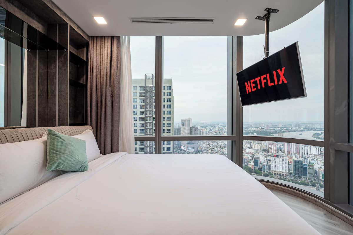 Lägenhet Panoramic - 2 sovrum - balkong - utsikt mot staden | Allergitestade sängkläder, minibar, individuell inredning och skrivbord