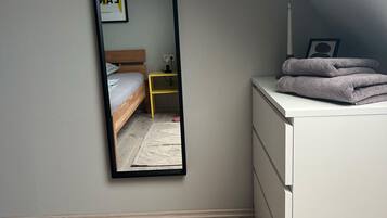 1 Schlafzimmer, Bügeleisen/Bügelbrett, Reisekinderbett, WLAN