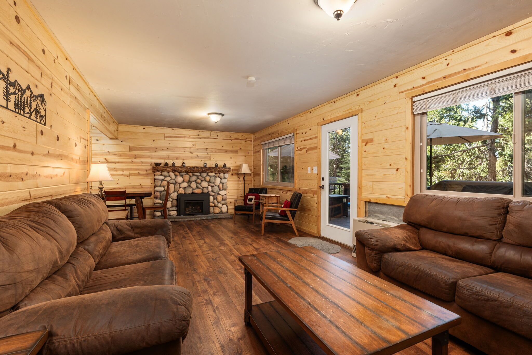 Télévision, cheminée