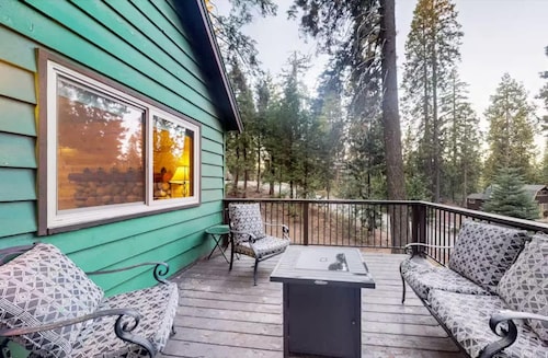 Blue Meadow Cottage-5 mins from the lake!