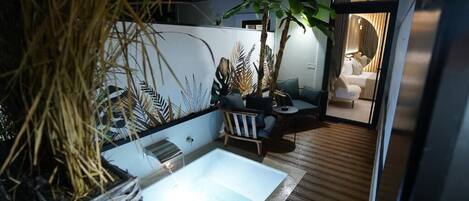 Luxury-Doppelzimmer, Terrasse | Wohnbereich