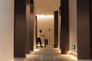 ฝ่ายต้อนรับ