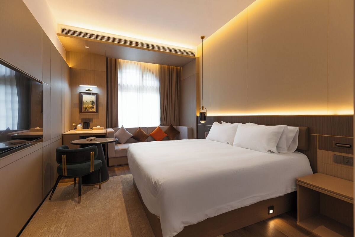 Retreat | Blackout drapes, soundproofing, iron/ironing board, free WiFi