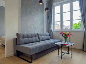 Superior Apartment, City View | Living area