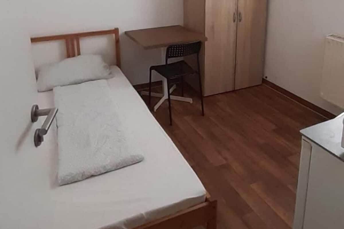 Individually furnished, iron/ironing board, free WiFi