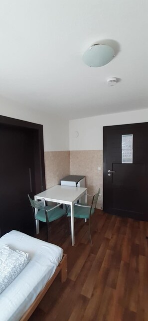 Twin Room - 2-Rent Group Hostel Apartments EVE74 (Munich)