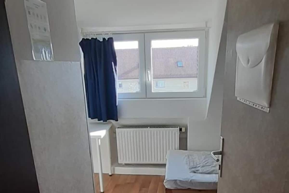 Individually furnished, iron/ironing board, free WiFi