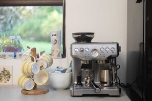 Kaffee und/oder Kaffeemaschine