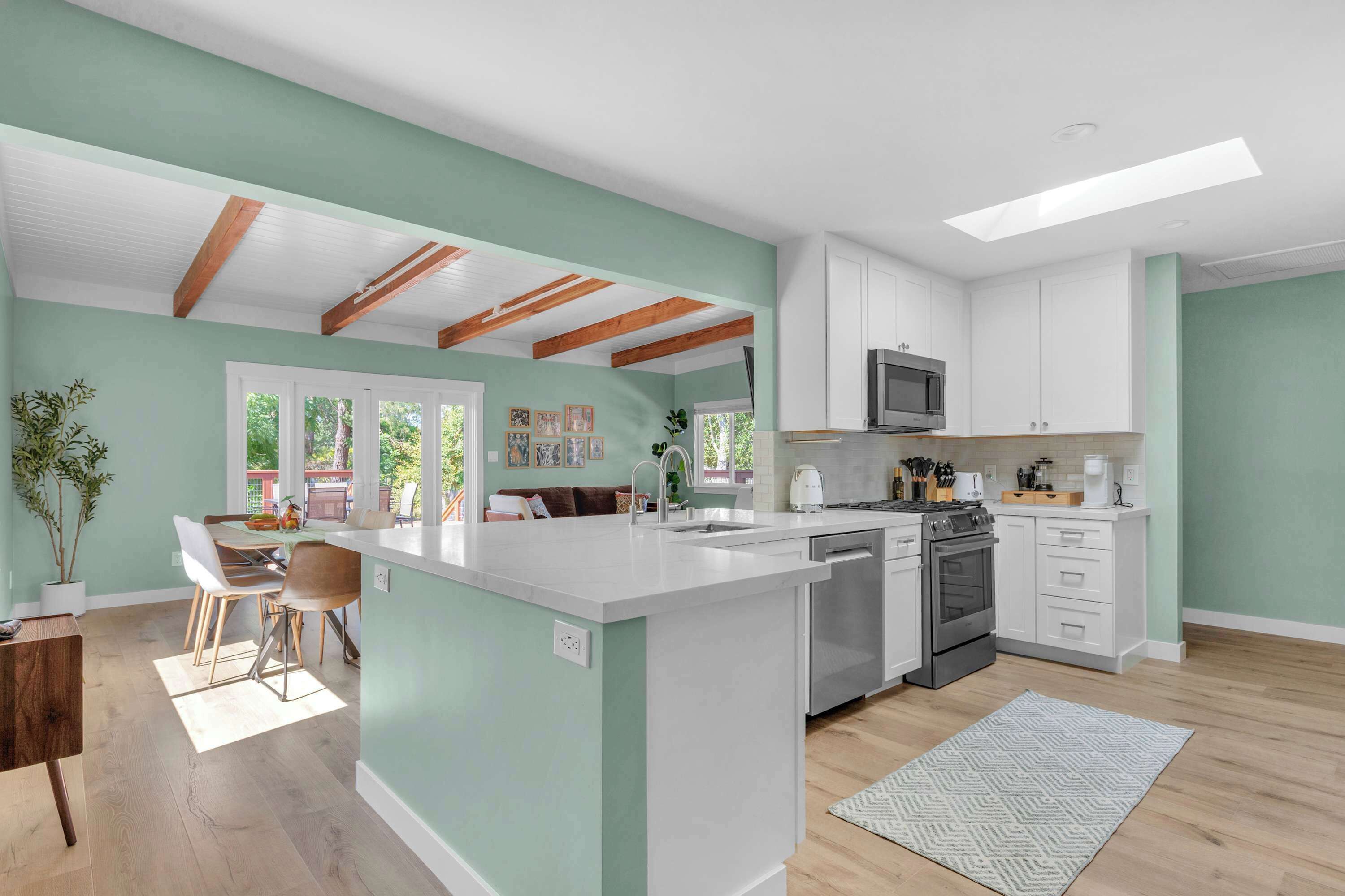 Refrigerador, microondas, horno, placa de cocina