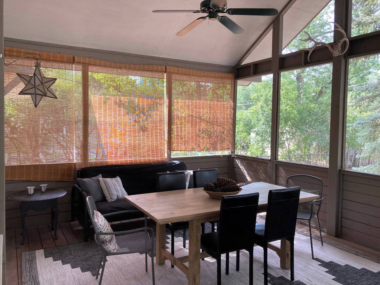 Back screened porch with full size futon bed