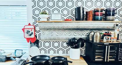 Cute & Cozy Lower Level Apartment in Sheridan