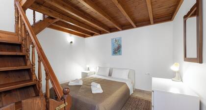 Casa Porolithos II