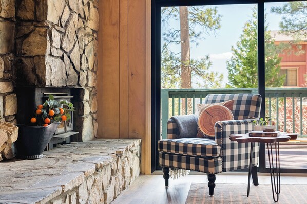 Interior - Vista Views~Hot Tub~near Lake~Retro Cabin (Big Bear Lake)