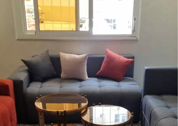 Apartment, 2 Bedrooms, Smoking, City View | Living area