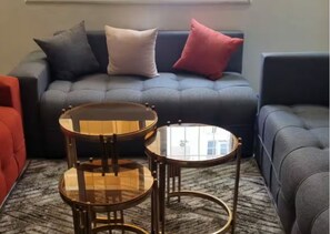 Apartment, 2 Bedrooms, Smoking, City View | Living room