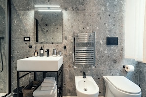 Superior Double Room | Bathroom - The Rubens Spagna (Rome)