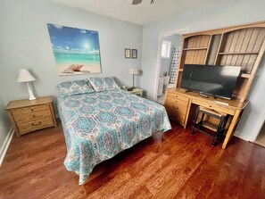 2 bedrooms, iron/ironing board, WiFi, bed sheets - Ocean view Cozy 2-bedroom apartment in lovely Kure Beach with WiFi, AC (Kure Beach)