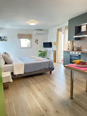 1 chambre, fer et planche à repasser, Wi-Fi, draps fournis