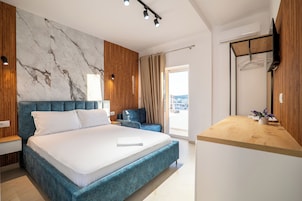 Comfort Double Room, Balcony, City View | Desk, soundproofing, free WiFi