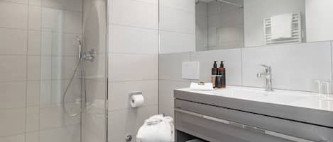 Dusche, Handtücher, Seife, Toilettenpapier