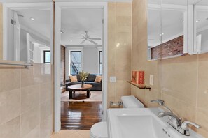 Shower, hair dryer, towels