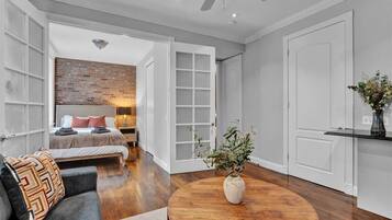 2 bedrooms, desk, iron/ironing board, WiFi