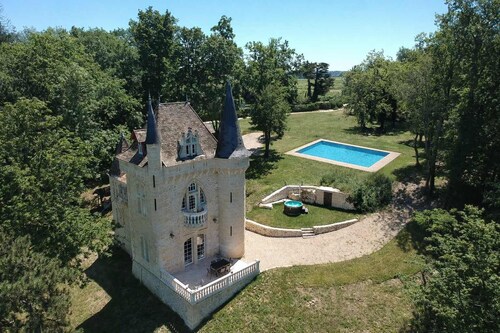 Château 4suites piscine, jacuzzi, sauna, StEmilion