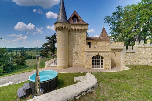 Château 4suites piscine, jacuzzi, sauna, StEmilion