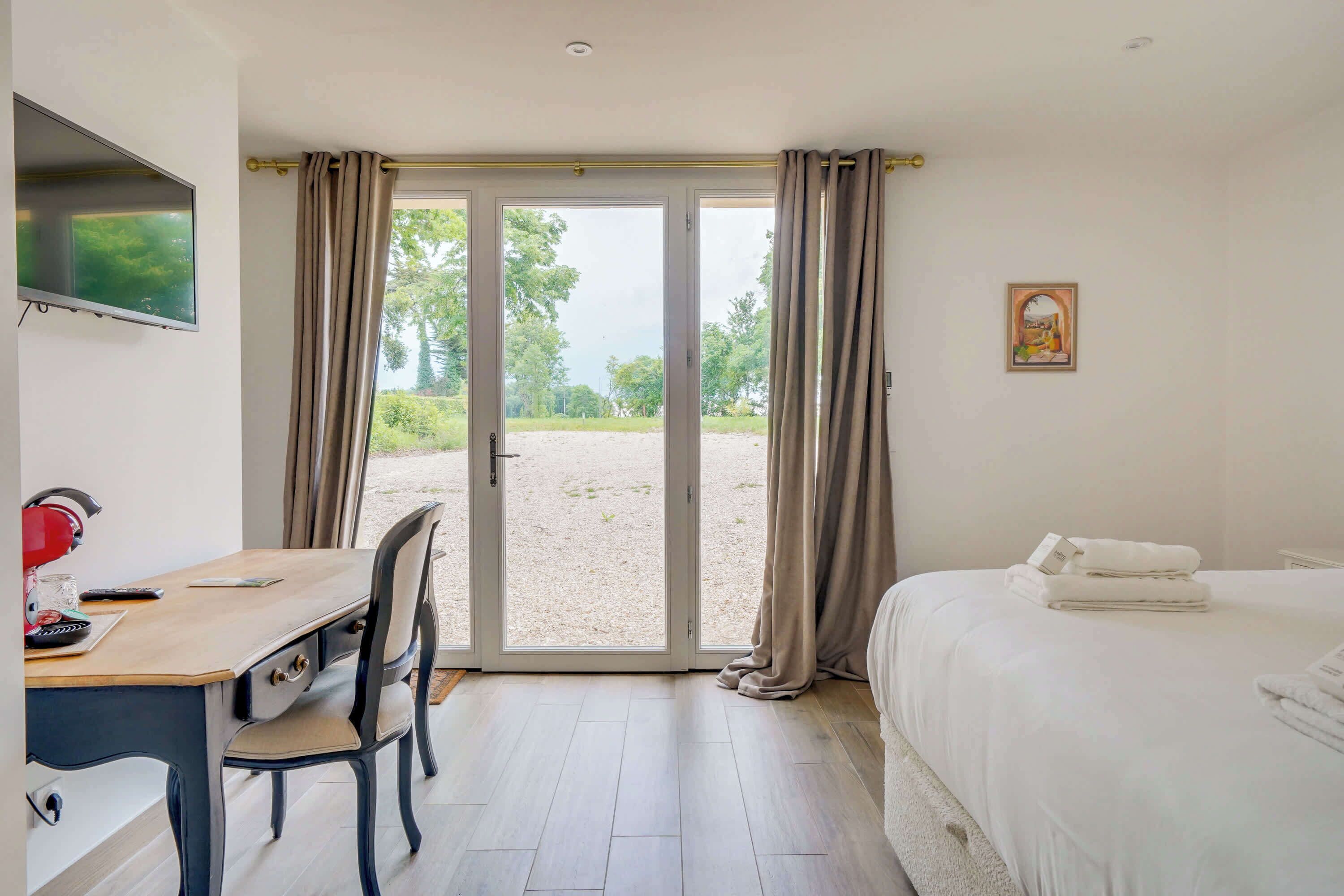 4 多间卧室、熨斗/熨衣板、WiFi、床单