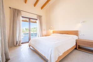 4 bedrooms, WiFi, bed sheets
