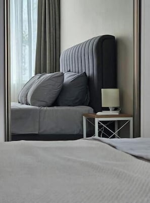 2 bedrooms, desk, iron/ironing board, travel cot